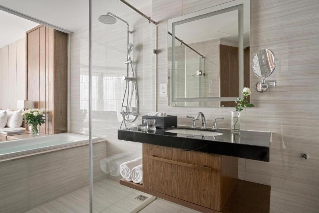 Luxury Seaview Panorama Nha Trang By Luna Exterior photo